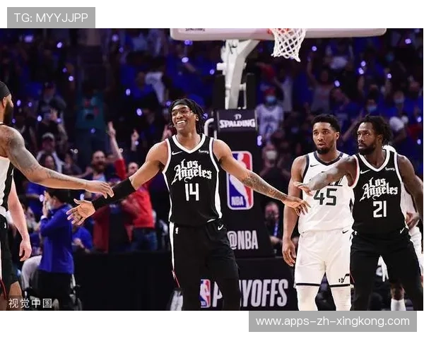 拳击手在第七回合实现惊天逆转